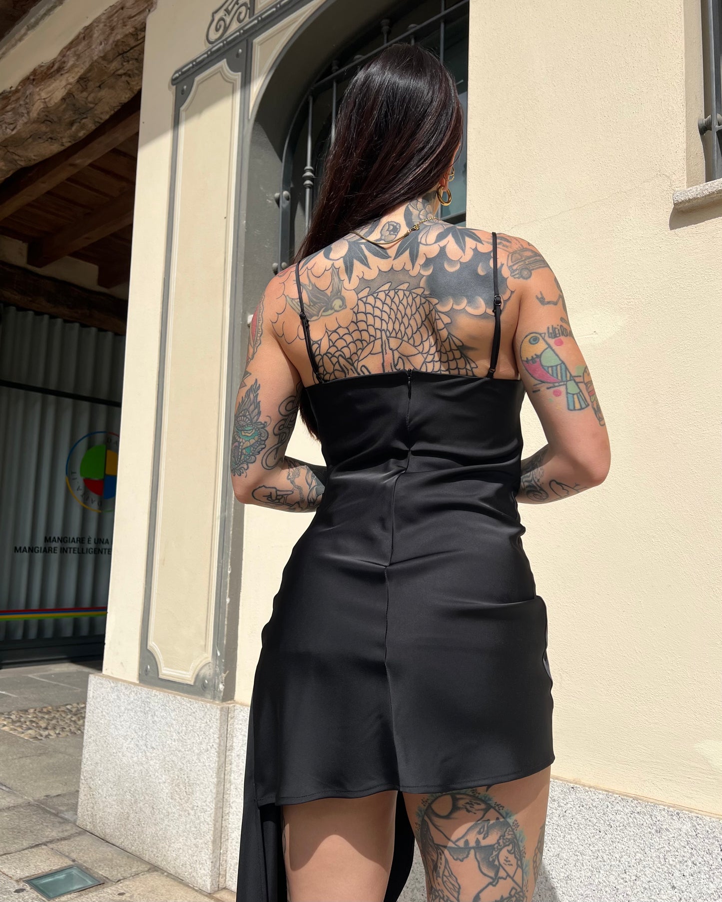 ABITO ASIMMETRICO NERO